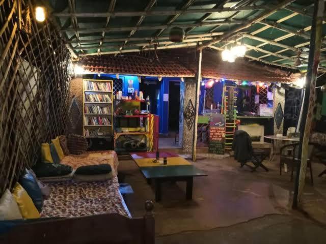 Hippie Hostel Or Goamazing Hostel Anjuna Exterior photo