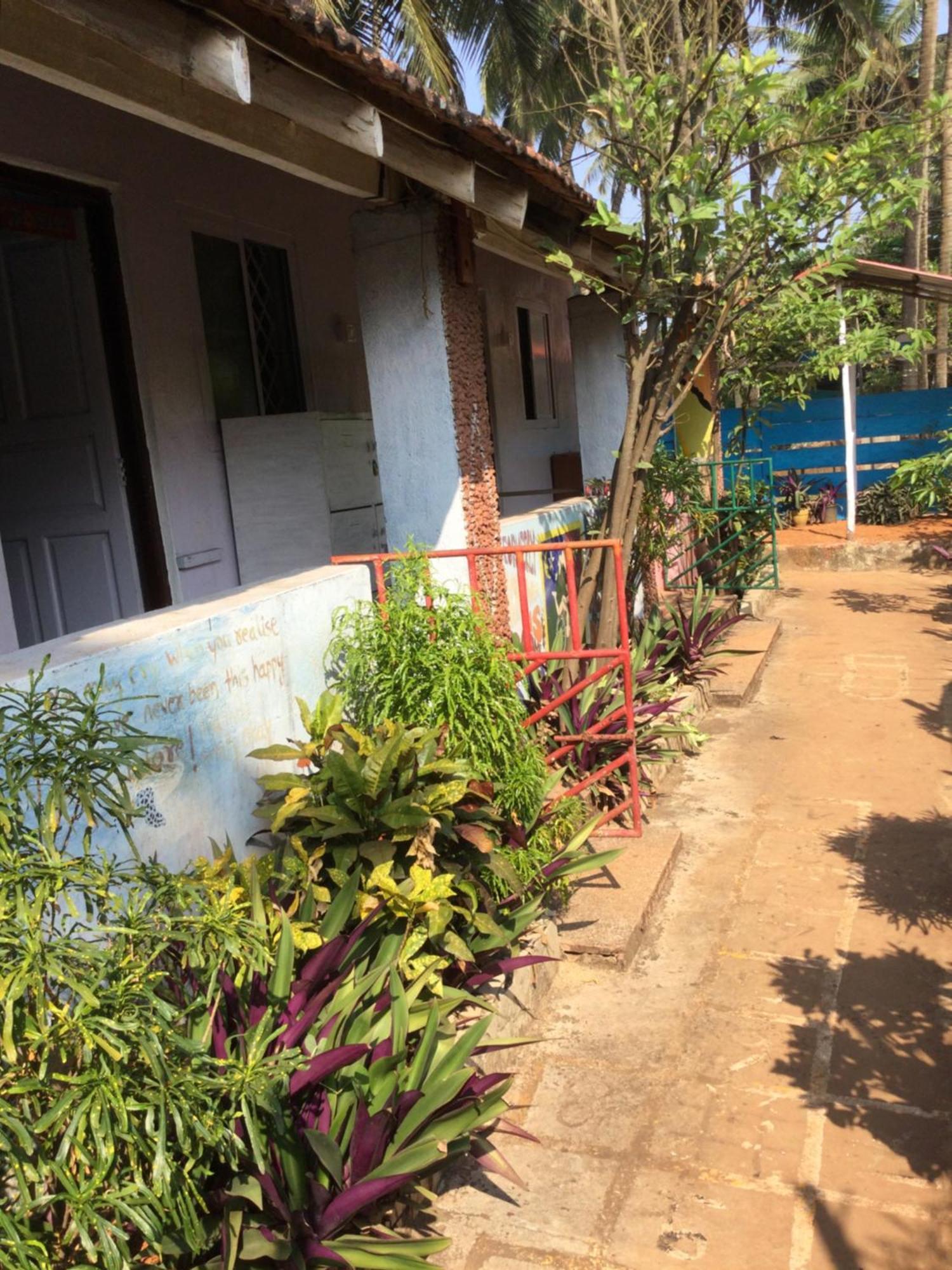 Hippie Hostel Or Goamazing Hostel Anjuna Exterior photo